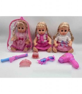 PĂPUȘĂ ȘEZATĂ CU ACCESORII ÎN RUCS 1